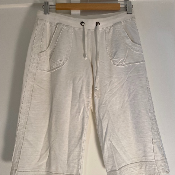 Mossimo Supply Co. Pants - Mossimo Supply Co. size small cream color cotton jersey knit capri pants